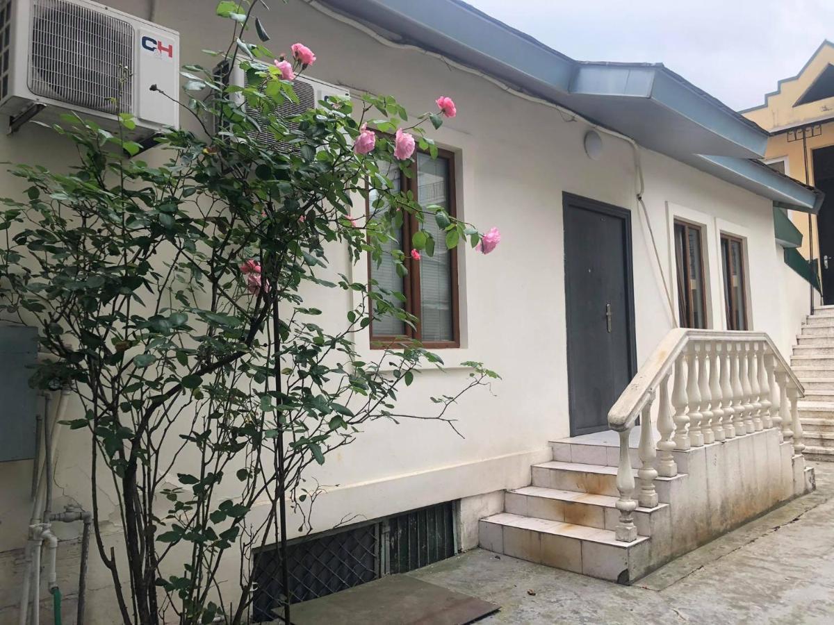 Apartment In The City Center - Old باتومي المظهر الخارجي الصورة