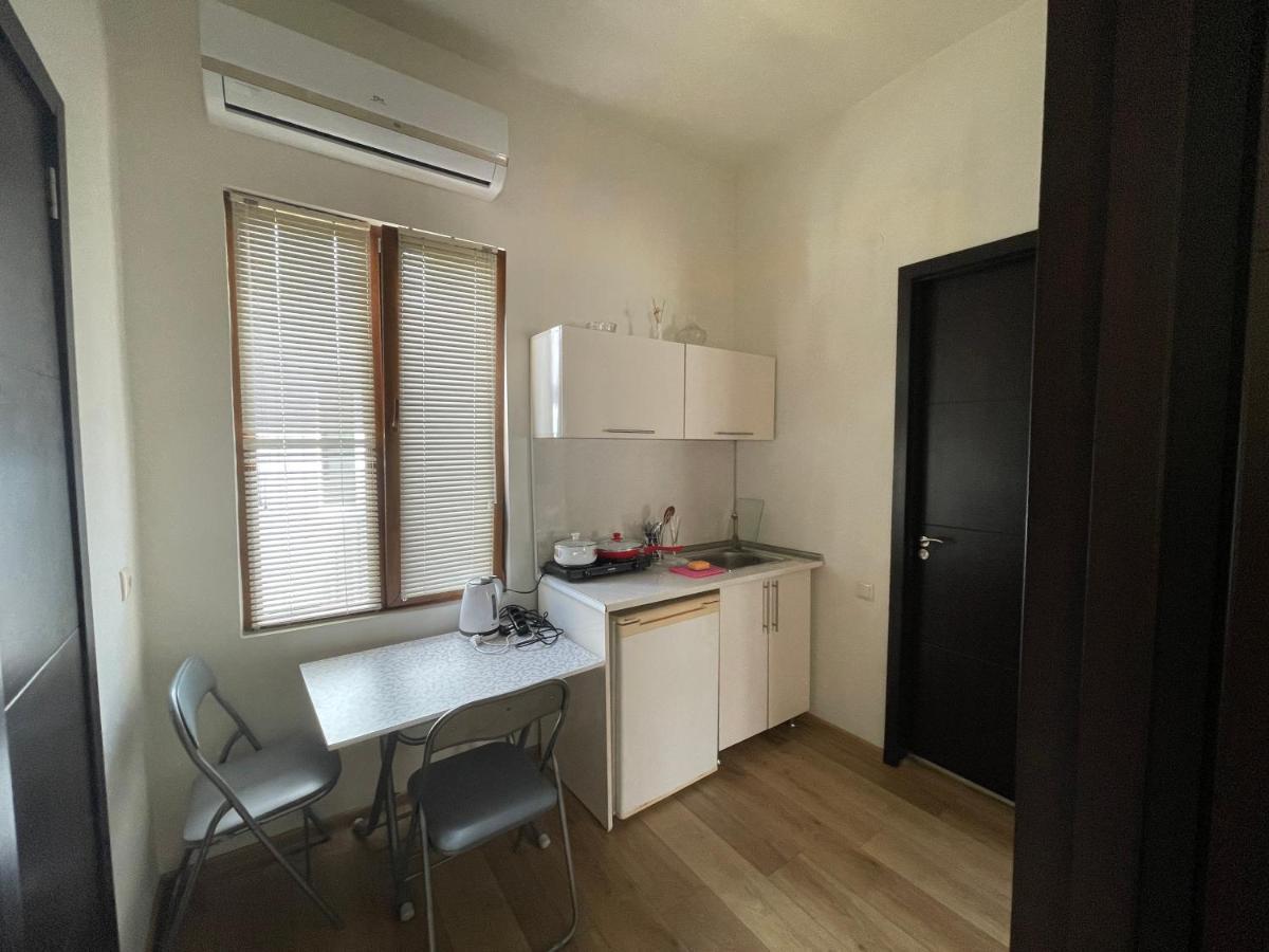 Apartment In The City Center - Old باتومي المظهر الخارجي الصورة