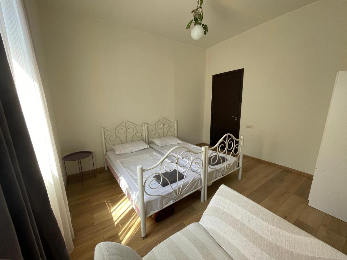 Apartment In The City Center - Old باتومي المظهر الخارجي الصورة